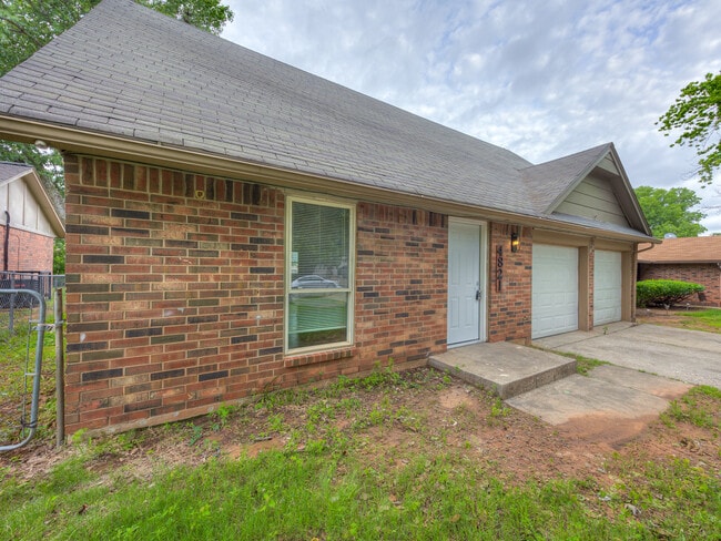 4821 Cinderella Dr in Oklahoma City, OK - Building Photo - Building Photo