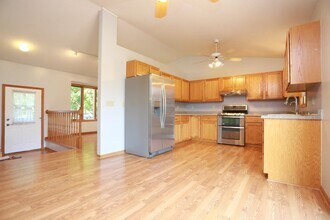 7133 90th Ave N in Minneapolis, MN - Building Photo - Building Photo