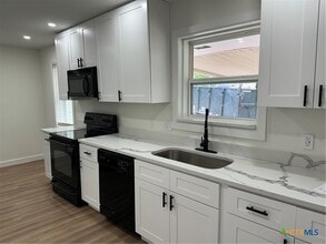 1017 Ilka Switch in Seguin, TX - Building Photo - Building Photo