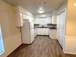 7504 Avenue W in Lubbock, TX - Building Photo - Building Photo