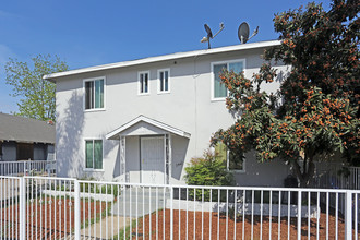 615 S Broadway in Santa Ana, CA - Building Photo - Building Photo