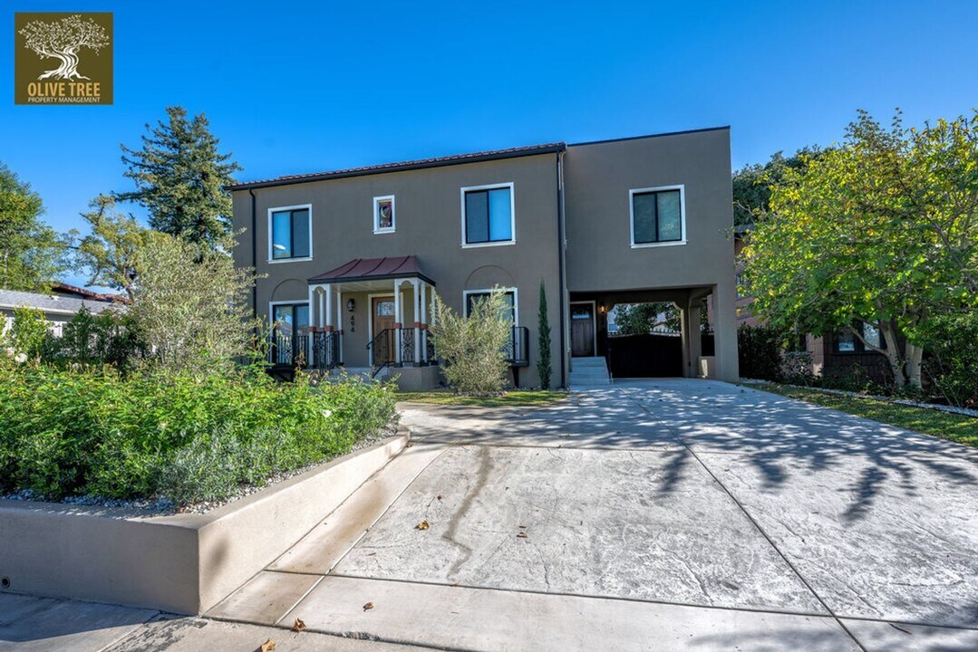 494 S Marengo Ave in Pasadena, CA - Building Photo