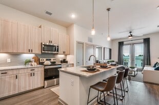 Jefferson Ridglea Village in Fort Worth, TX - Building Photo