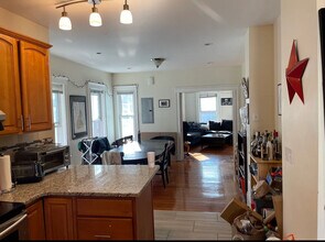 14 Bay State Ave, Unit 2 in Somerville, MA - Building Photo - Building Photo