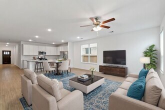 23018 Forebear Dr in Katy, TX - Foto de edificio - Building Photo