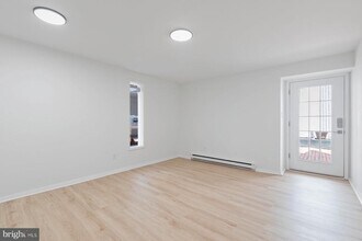 207 S Patrick St in Alexandria, VA - Building Photo - Building Photo