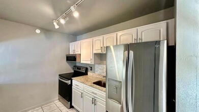 2369 Tom Jones St in Orlando, FL - Foto de edificio - Building Photo