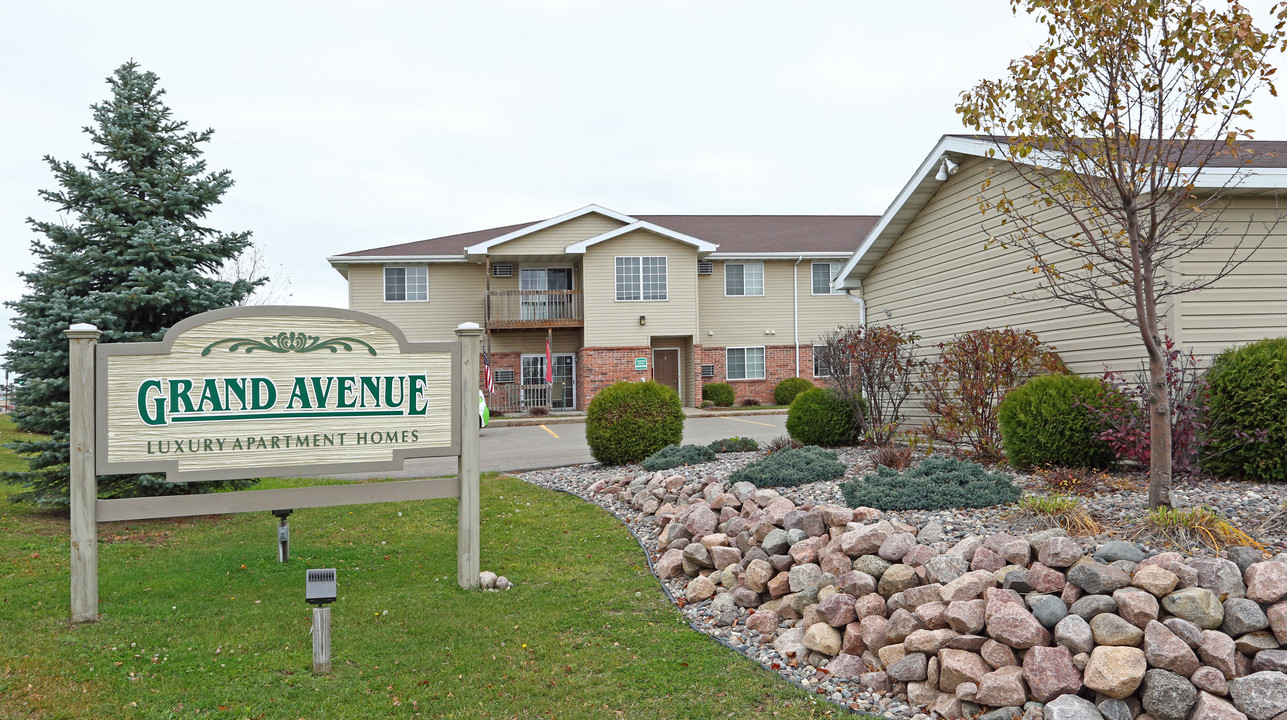 Grand Avenue Luxury Apartment Homes in Wausau, WI - Building Photo