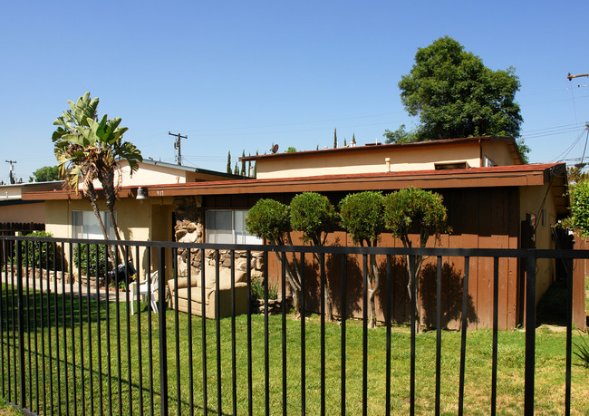 917 N Vineyard Ave in Ontario, CA - Building Photo - Building Photo