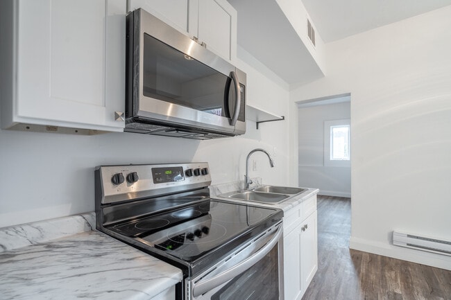 524 King St E in Hamilton, ON - Building Photo - Building Photo