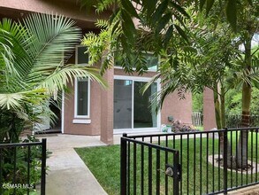 269 N Skyline Dr in Thousand Oaks, CA - Building Photo - Building Photo