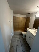 847 Sky Lake Cir in Orlando, FL - Building Photo - Building Photo