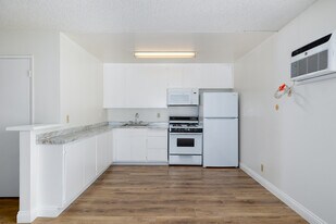 Park Terrace Apartments in Los Angeles, CA - Building Photo