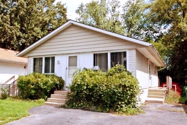 property at 1221 Meadowbrook Dr