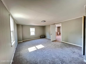 237 Cherry St in Milton, PA - Building Photo - Building Photo