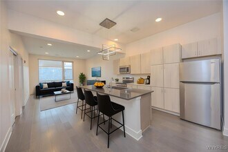 1020 Elmwood Ave in Buffalo, NY - Building Photo - Building Photo