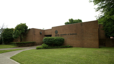 Spence Manor in Nashville, TN - Foto de edificio - Building Photo