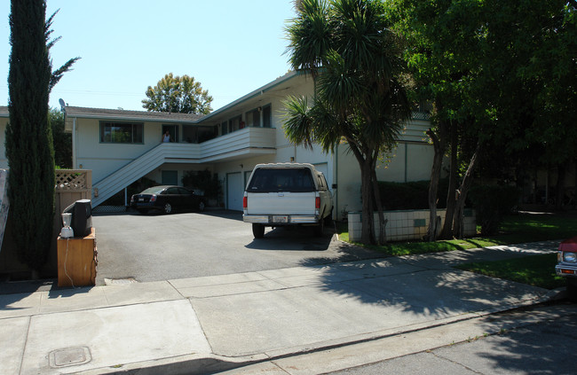 470 Doyle Rd in San Jose, CA - Foto de edificio - Building Photo