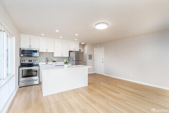 646 Corbett Ave, Unit 508 in San Francisco, CA - Building Photo - Building Photo