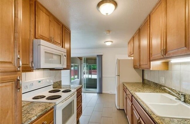 479 Kingston St in Aurora, CO - Building Photo - Building Photo