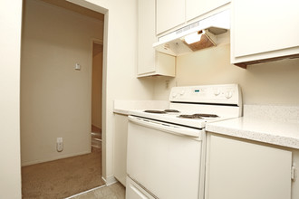 Viking Park Apartments in Pleasant Hill, CA - Building Photo - Interior Photo