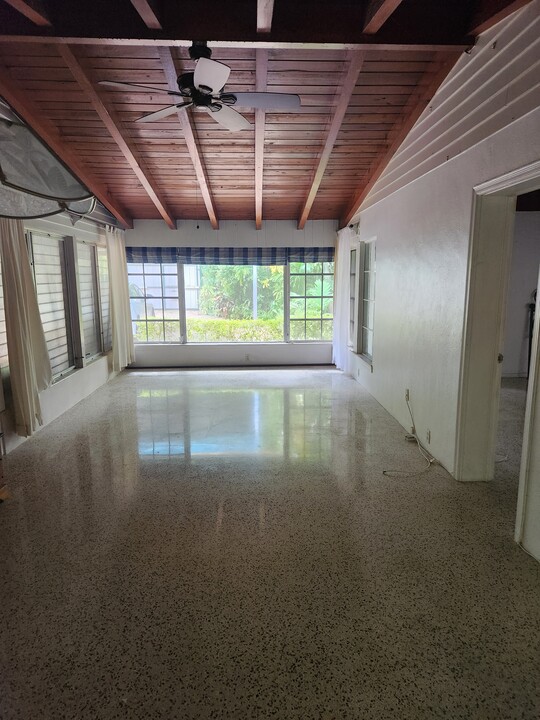 3761 Crawford Ave in Miami, FL - Foto de edificio