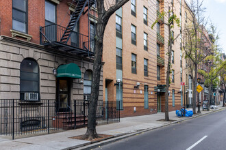 465 W 46th St in New York, NY - Building Photo - Building Photo