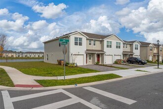 6594 Leo Ln in St. Cloud, FL - Building Photo - Building Photo