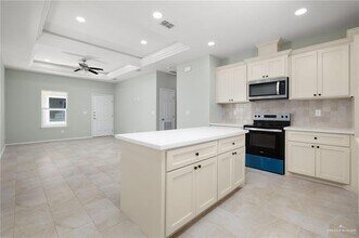 14 E Mahl St in Edinburg, TX - Building Photo - Building Photo