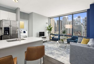 779 W Adams St, Unit 1406 in Chicago, IL - Building Photo