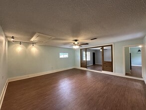 11 Camelia Dr in Texarkana, TX - Building Photo - Building Photo