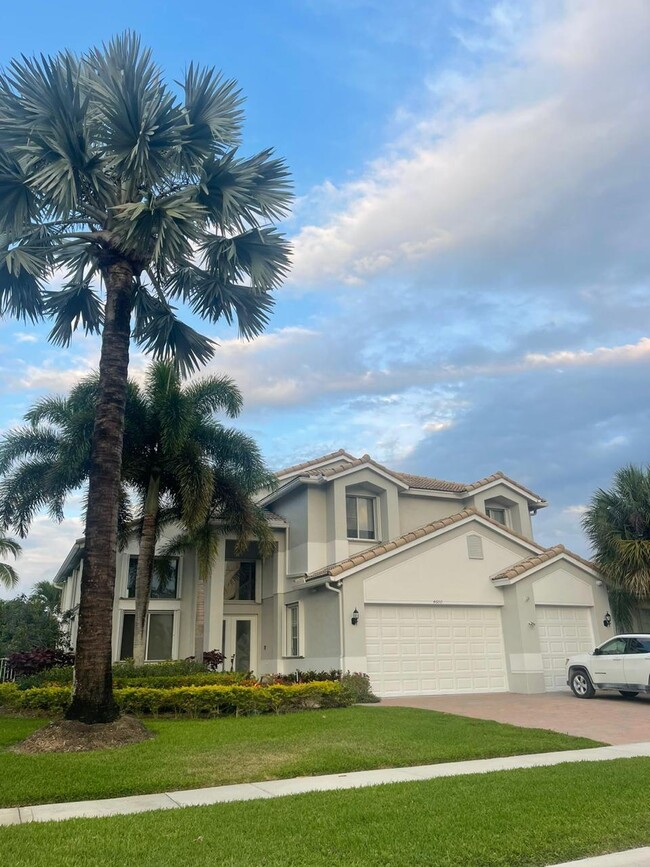 property at 4600 Mariners Cove Dr