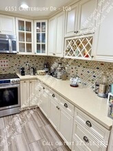 6151 Canterbury Dr in Culver City, CA - Building Photo - Building Photo