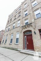 2057 W Dickens Ave, Unit # 01N in Chicago, IL - Building Photo