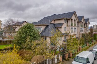 5625 Senlac St in Vancouver, BC - Building Photo