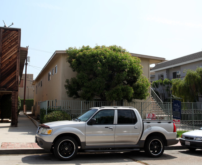 1432 Barry Ave in Los Angeles, CA - Building Photo - Building Photo