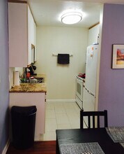 970 Palm Avenue, Unit 107 in West Hollywood, CA - Foto de edificio - Building Photo