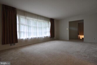 4629 Hillbrook Dr in Annandale, VA - Building Photo - Building Photo