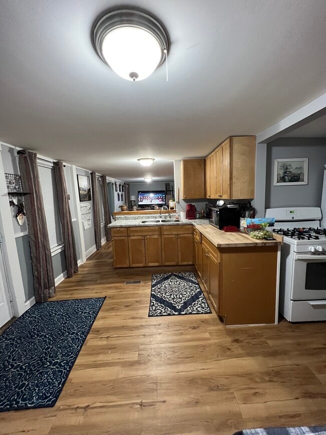 62 Pudding Hill Rd, Unit Apt A in Lyndonville, VT - Building Photo - Building Photo