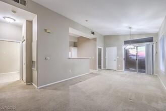 3351 Indian Shadow St, Unit 204 in Las Vegas, NV - Building Photo - Building Photo