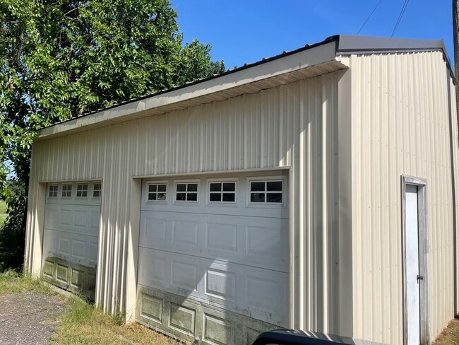 7540 Lincoln Way W in Saint Thomas, PA - Building Photo - Building Photo