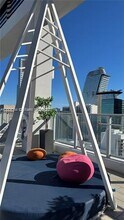 151 SE 1st St, Unit PH11 in Miami, FL - Building Photo - Building Photo
