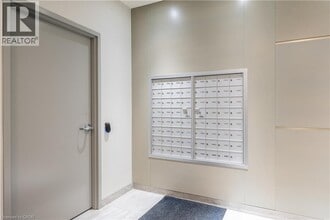 1101 Lackner Pl in Kitchener, ON - Building Photo - Building Photo