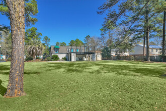 Pine Crest Apartments in North Augusta, SC - Foto de edificio - Building Photo