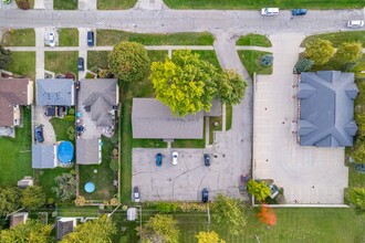 ONE11 COLLECTION - CLINTON TWP in Clinton Township, MI - Foto de edificio - Building Photo