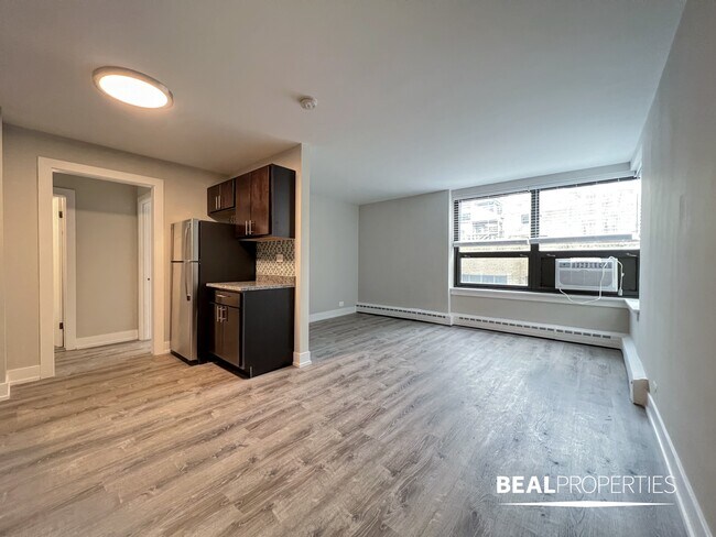 445 W Wellington Ave in Chicago, IL - Building Photo - Building Photo