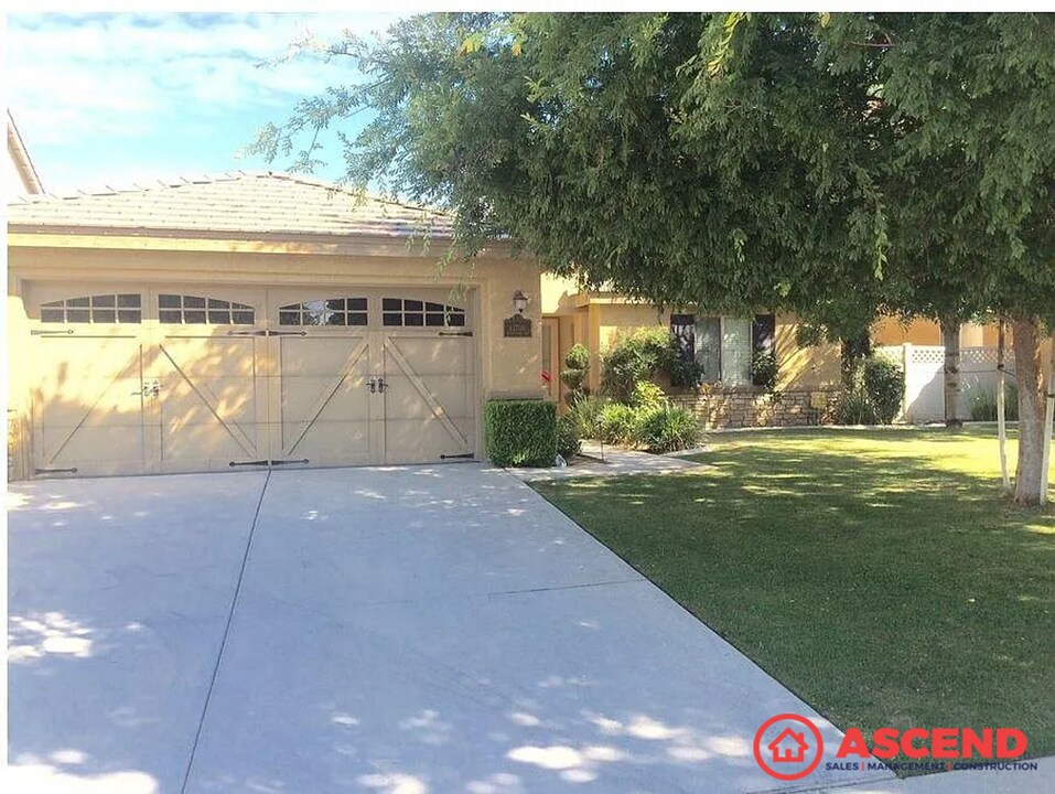 12708 Beechfield Dr in Bakersfield, CA - Building Photo