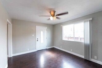 5610 Hooper Ave.-Unit -5610 in Los Angeles, CA - Building Photo - Building Photo