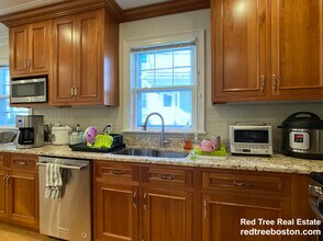 7 Acron Rd in Brookline, MA - Building Photo - Building Photo