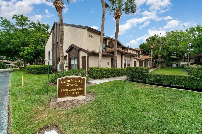 property at 2924 S Semoran Blvd